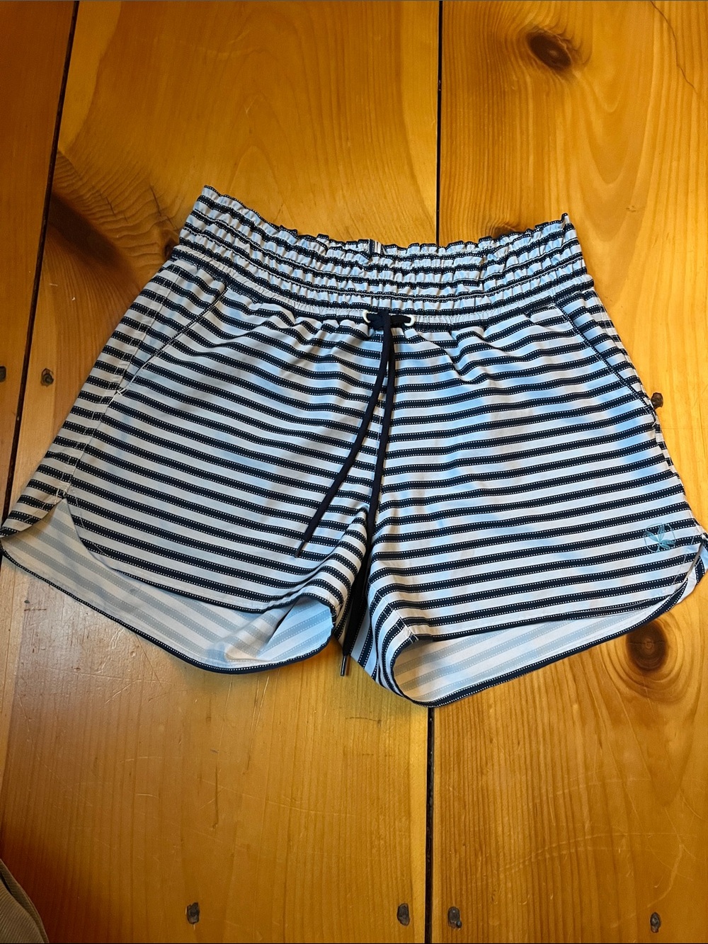 CARVE DESIGNS XS Navy Stripe Bali Shorts 3" Coconut Balsa Quick Dry